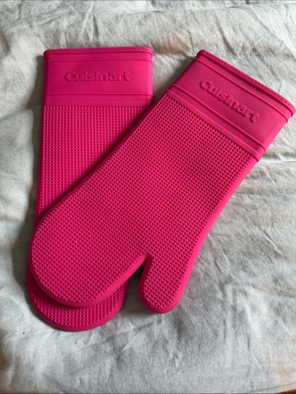 Cuisinart Bright Pink Silicone Oven Mitts - Pair